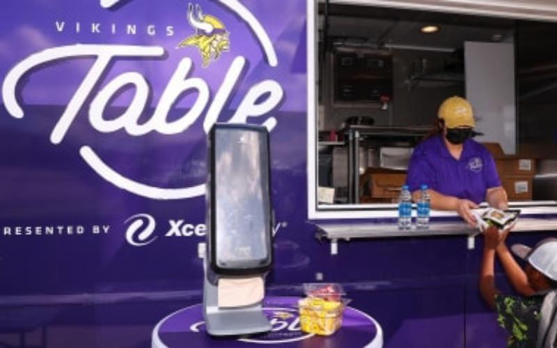 Land O'Lakes Partners with Minnesota Vikings for Hunger Relief Initiative Land O'Lakes Partners with Minnesota Vikings for Hunger Relief Initiative